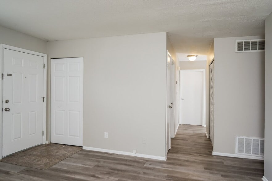 Building Photo - 7414 Terry Rd