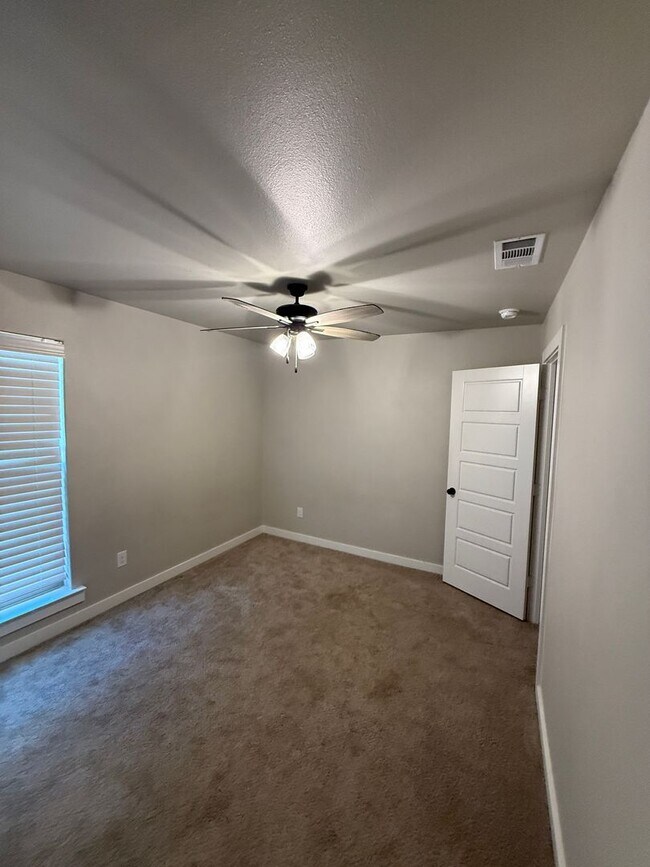 Building Photo - Available Now!! 4/2/2 in Frenship ISD