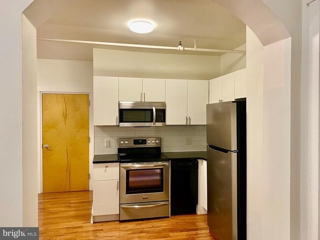 Building Photo - 1300 Spruce St