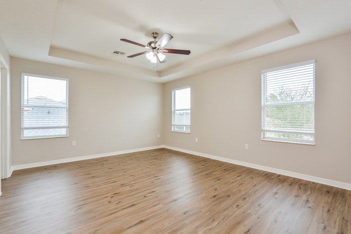Building Photo - 3941 Heathcote Dr