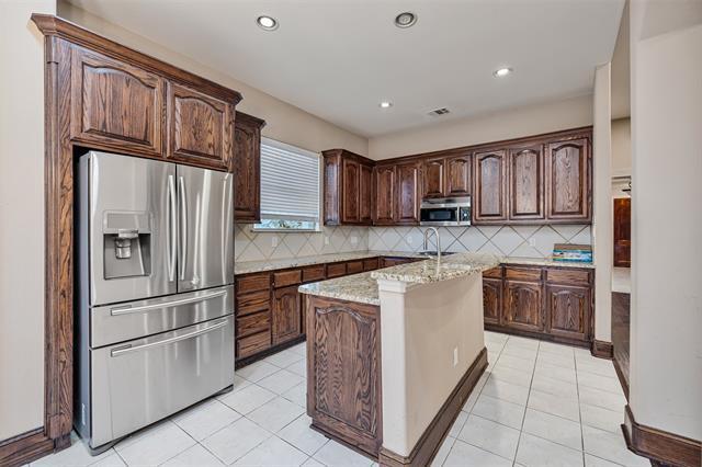 Building Photo - 1049 Lakeridge Dr