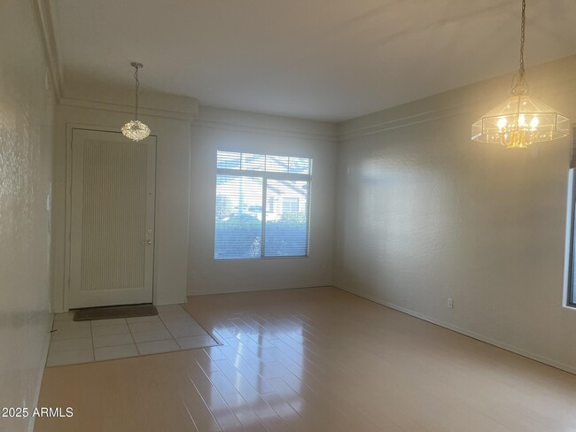 Building Photo - 2165 W Olive Way