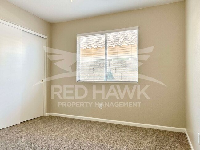 Building Photo - 437 W San Angelo St