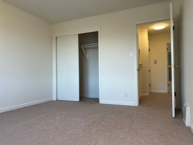 Building Photo - 1342