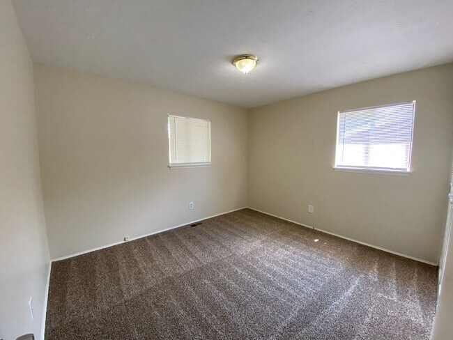 Building Photo - SCH1116