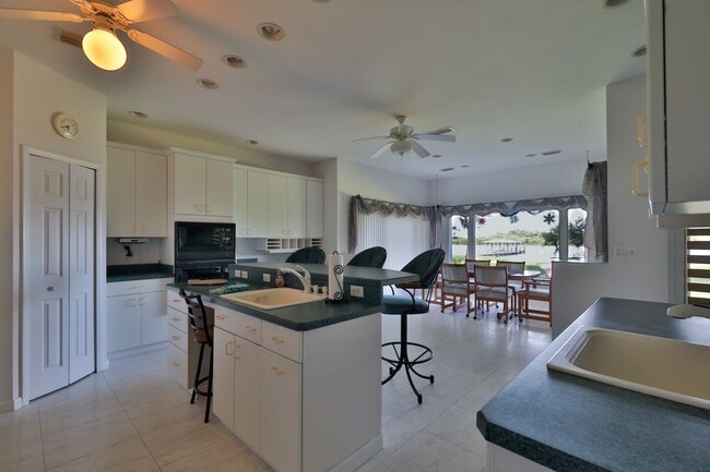 Building Photo - Sunrises with the Dolphins! Large Spacious...