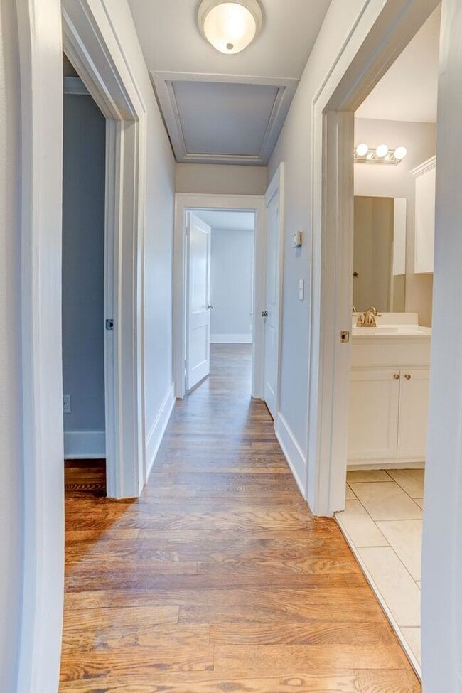 Building Photo - Classic Charm With All New Amenities 3/2 House!