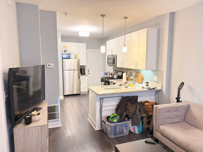 Building Photo - 1433 N Cleaver St