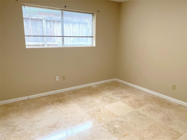 Building Photo - 1103 Forest Home Dr