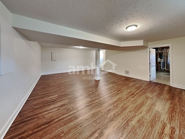 Building Photo - 257 Bannock Dr