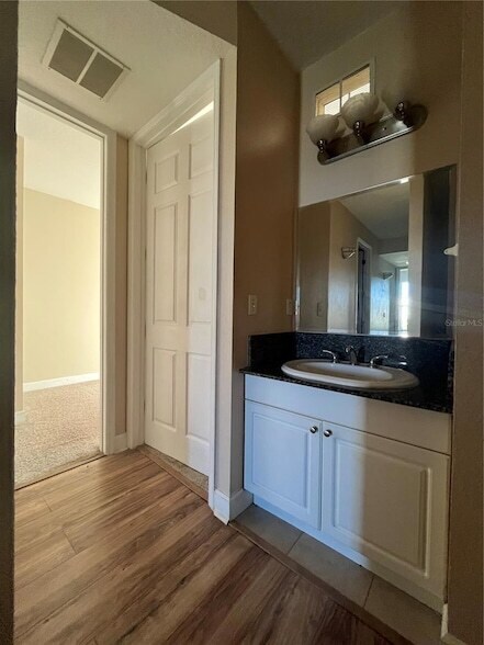 Building Photo - 2013 Grand Oak Dr