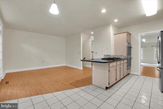 Building Photo - 2904 Oakton Crest Pl