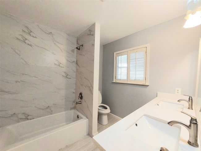 Building Photo - 7815 Small Leaf Cir