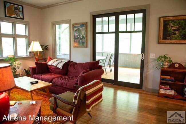 Building Photo - 3 br, 2 bath House - 210 HILLSIDE STREET