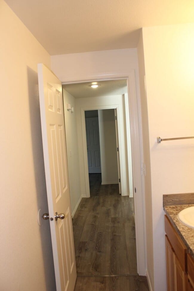 Building Photo - 4 bedroom 2 bath ranch house