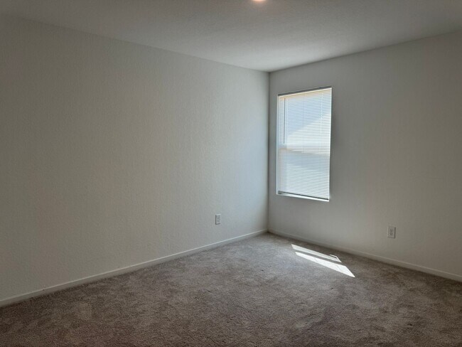 Building Photo - 12931 Kathleen St