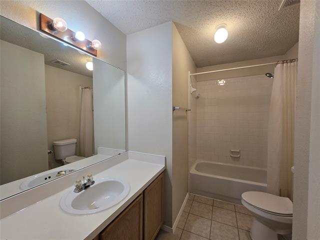 Building Photo - 1400 Kilkenny Dr