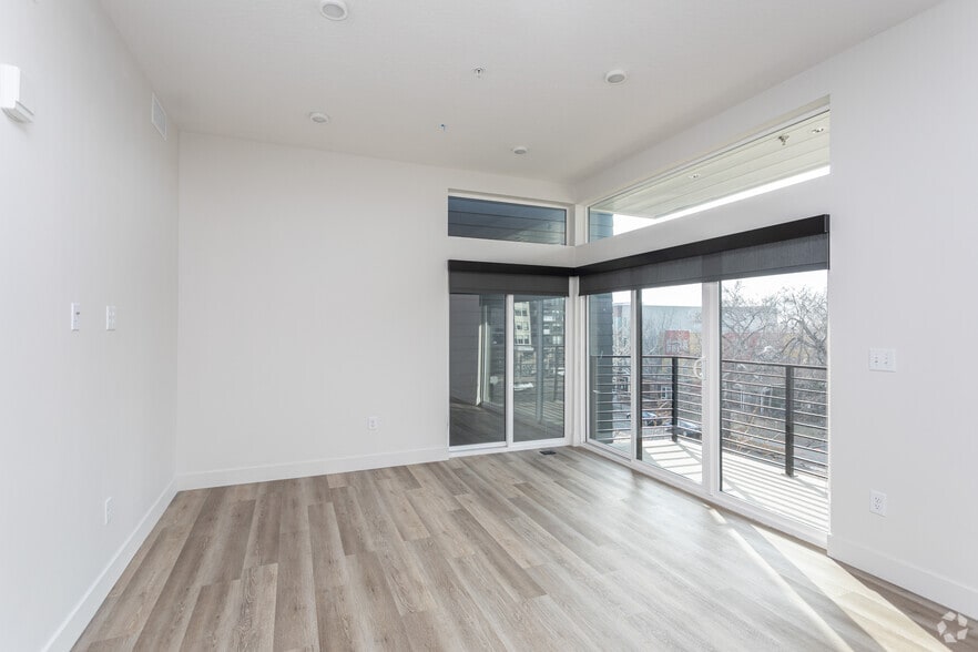 2BR, 2BA - 909SF - Living Room - Block 8