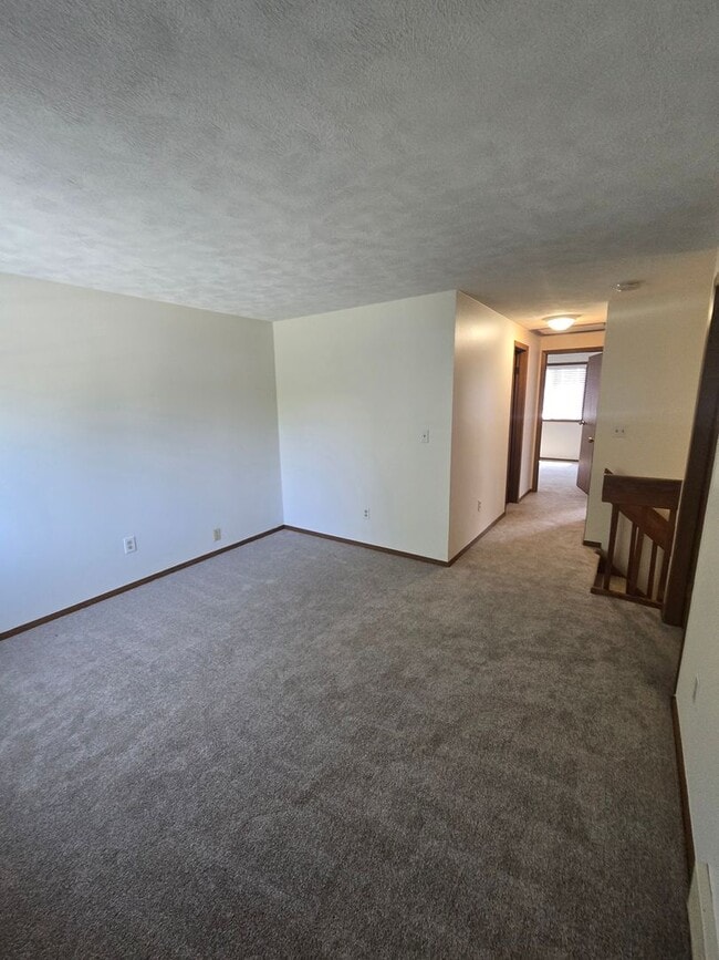 Building Photo - Three bedroom home in Franklin Square