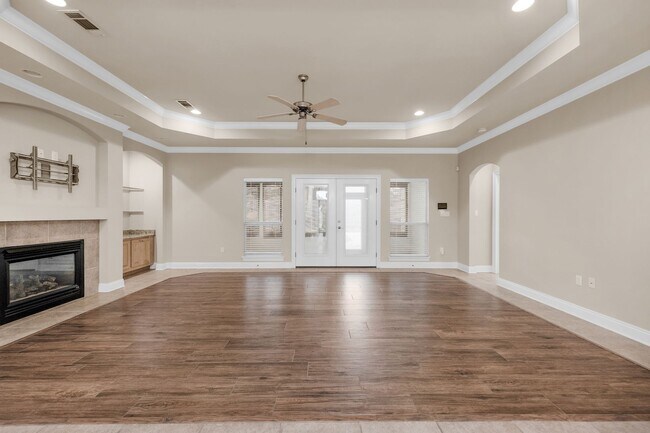 Building Photo - Luxury Living with Saltwater Pool, Florida Room & Generator