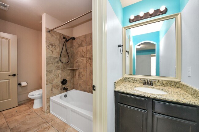 Building Photo - 2406 Aura Ct