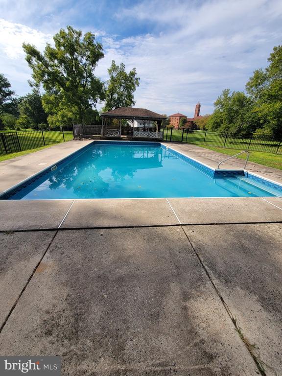 Building Photo - 1272 Pawlings Rd