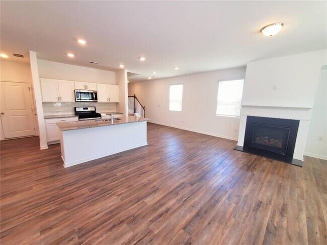 Building Photo - 5830 Flint Ln