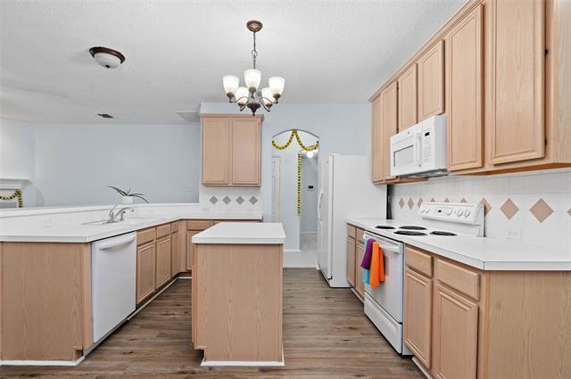 Building Photo - 316 Leameadow Dr