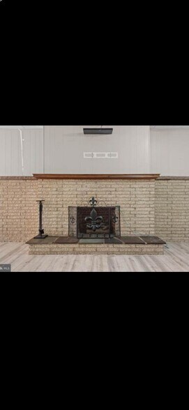 Building Photo - 125 N 4th St