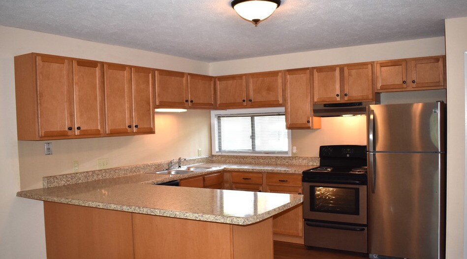 Primary Photo - Lake Clair Apartments