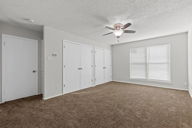Building Photo - 6024 Westridge Ln