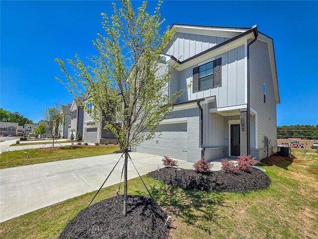 Building Photo - 3517 Iron Hearth Bnd