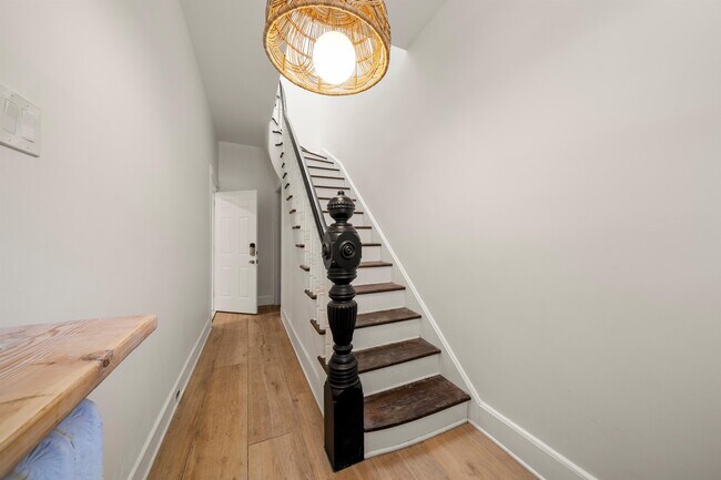 Building Photo - 215 Dodd St