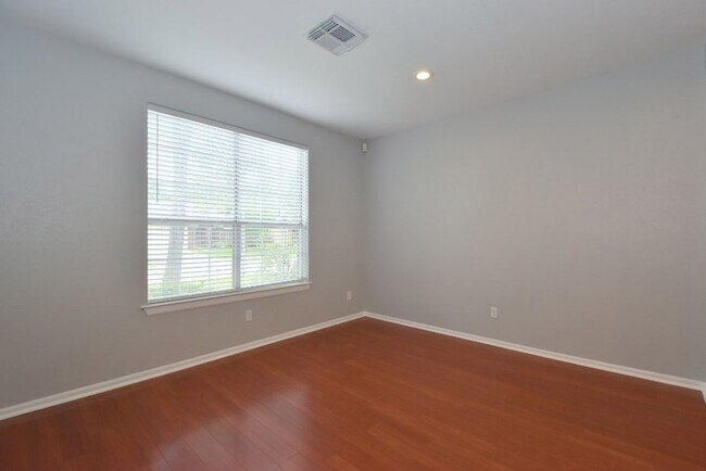 Building Photo - 20415 Lonestar Oak St