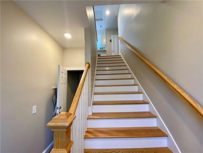 Building Photo - 30 Gould St