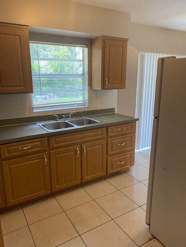 Building Photo - Coming Soon! Tampa!