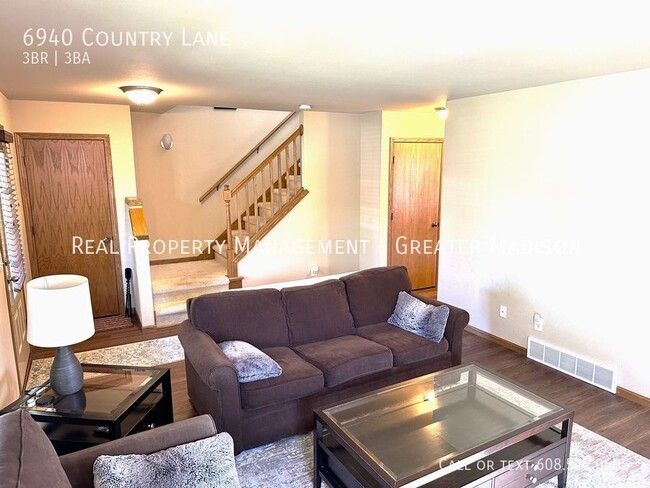 Building Photo - 6940 Country Ln
