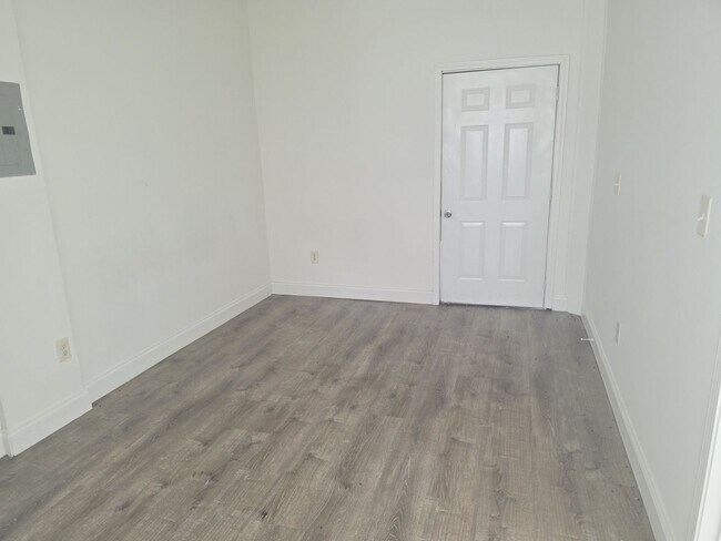 Building Photo - 1340 US-501