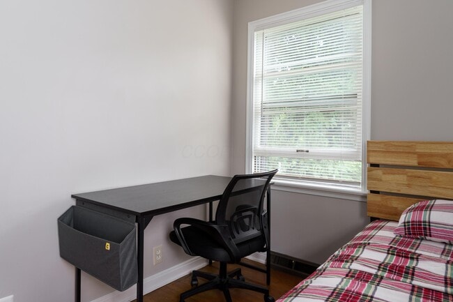 Building Photo - 62 E Stanton Ave