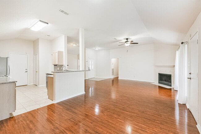 Building Photo - 4119 Hermitage Hollow Ln