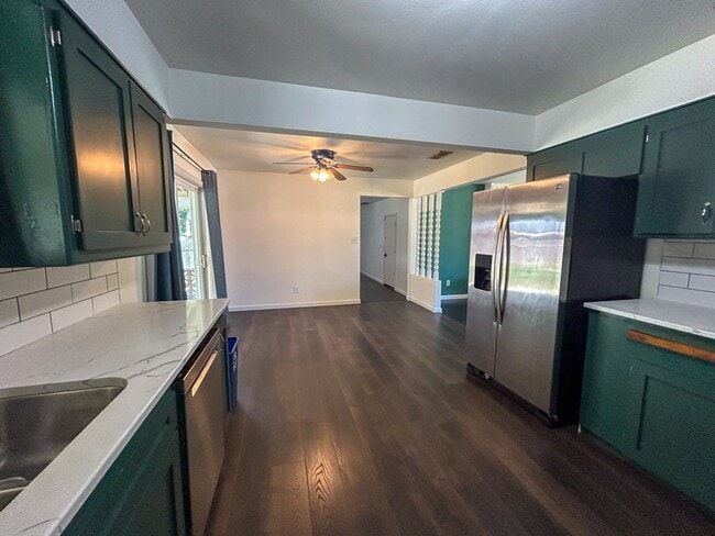 Building Photo - 6762 Riverside Dr