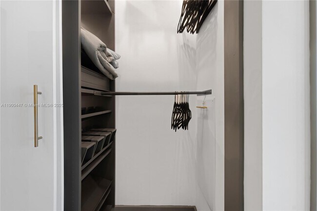 Building Photo - 253 NE 2nd St