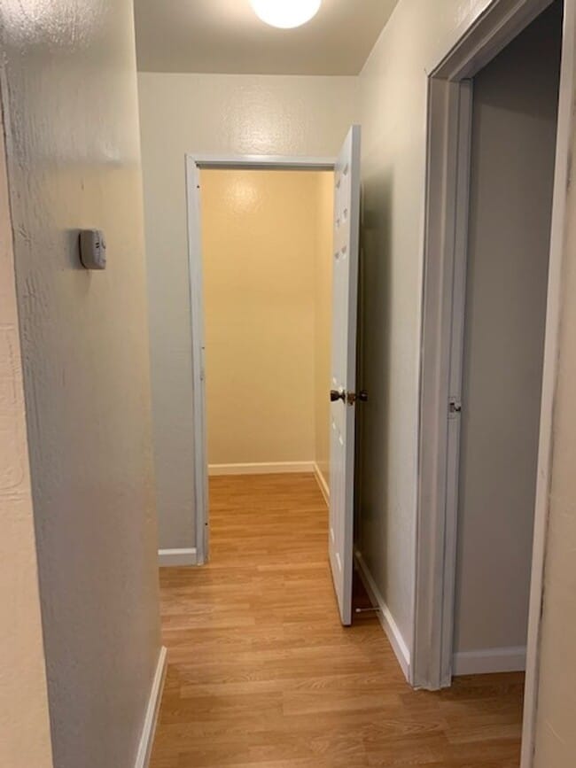 Building Photo - Great 1 Bedroom, 1 Bath second level Golden Oaks Condo in Monterey