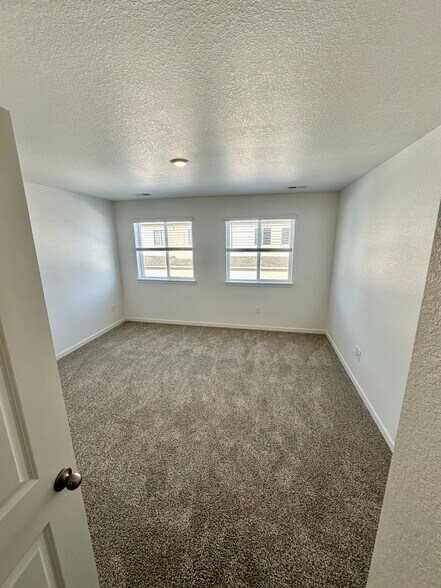 Building Photo - 4698 Combine Ln