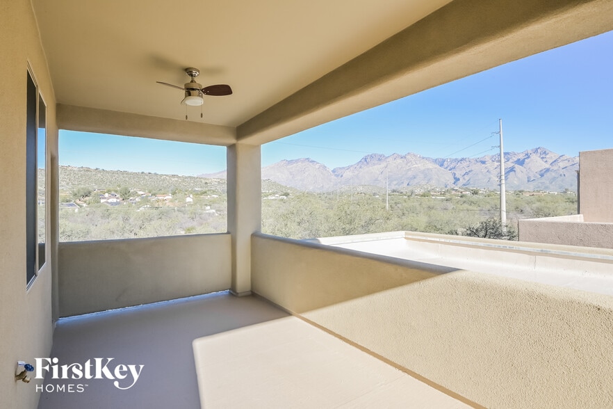 Building Photo - 4271 N Red Sun Pl