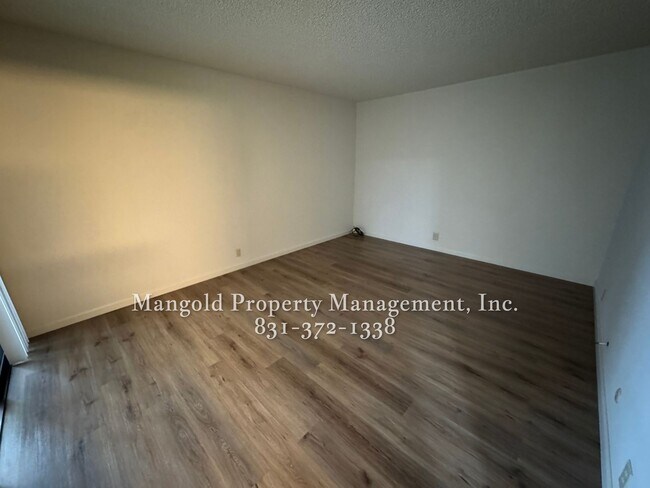 Building Photo - 500 Glenwood Cir