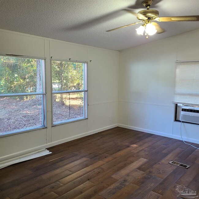 Building Photo - 1111 Mills Ave