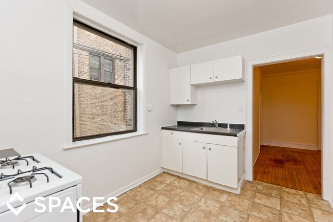 Primary Photo - 2338 N Spaulding Ave