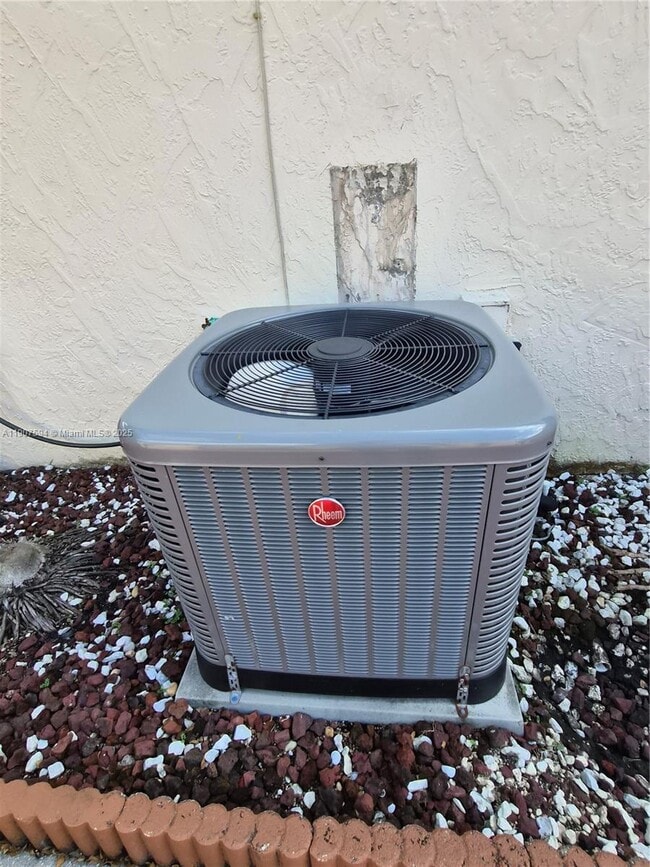 Building Photo - 10904 SW 72nd St