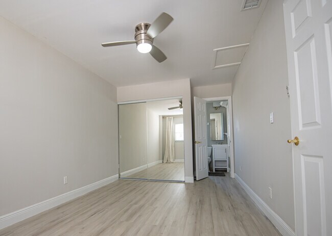 Building Photo - 259 Bloomfield Dr